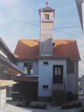 Neuer Schlauchturm am alten Spritzenhaus