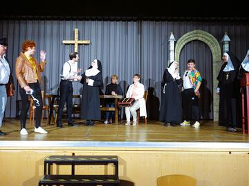 Guns and Nuns Probenfoto